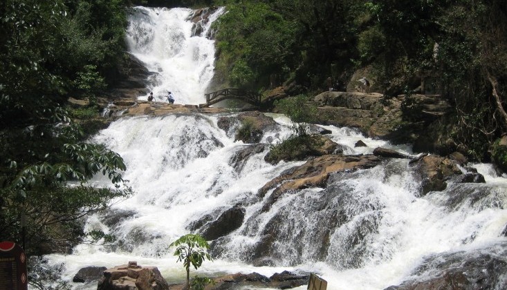 du-khach-nuoc-ngoai-tu-nan-o-da-lat