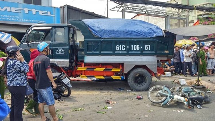 xe ben gay tai nan lien hoan hinh anh 2