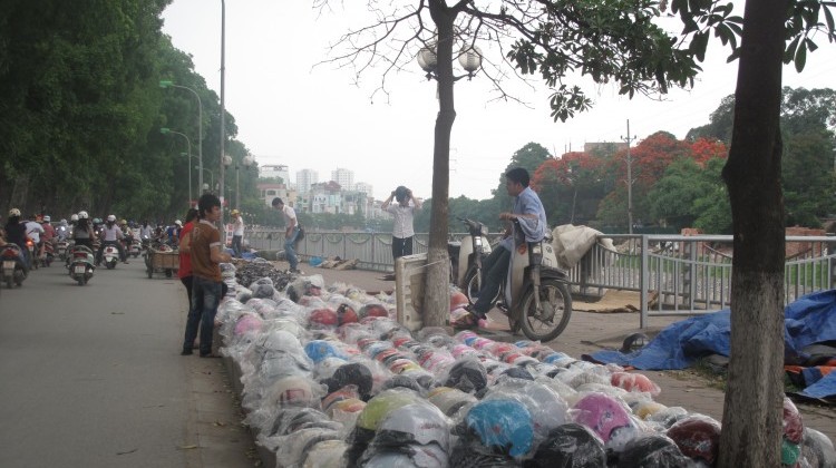 mũ bảo hiểm giả hình ảnh