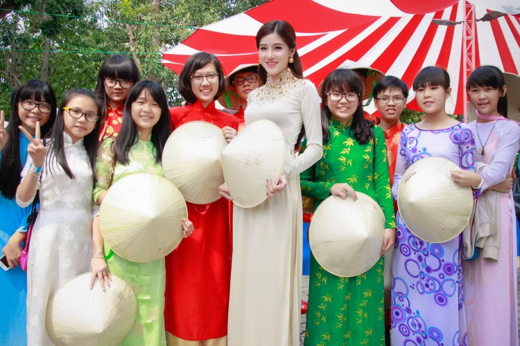 le hoi ao dai 2016 hinh anh 1