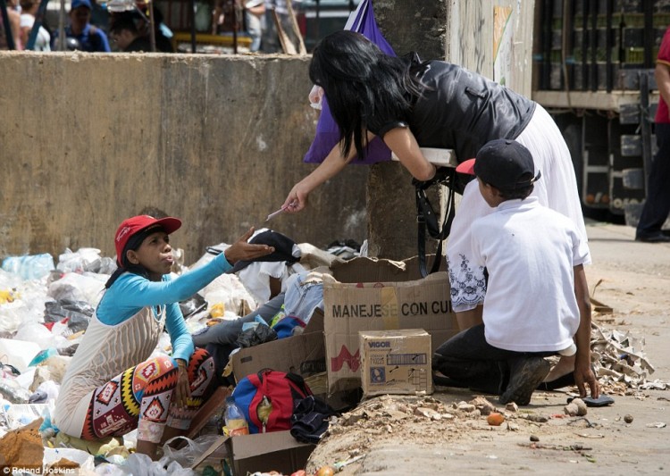 nguoi ngheo va nguoi giau tai venezuela hinh anh